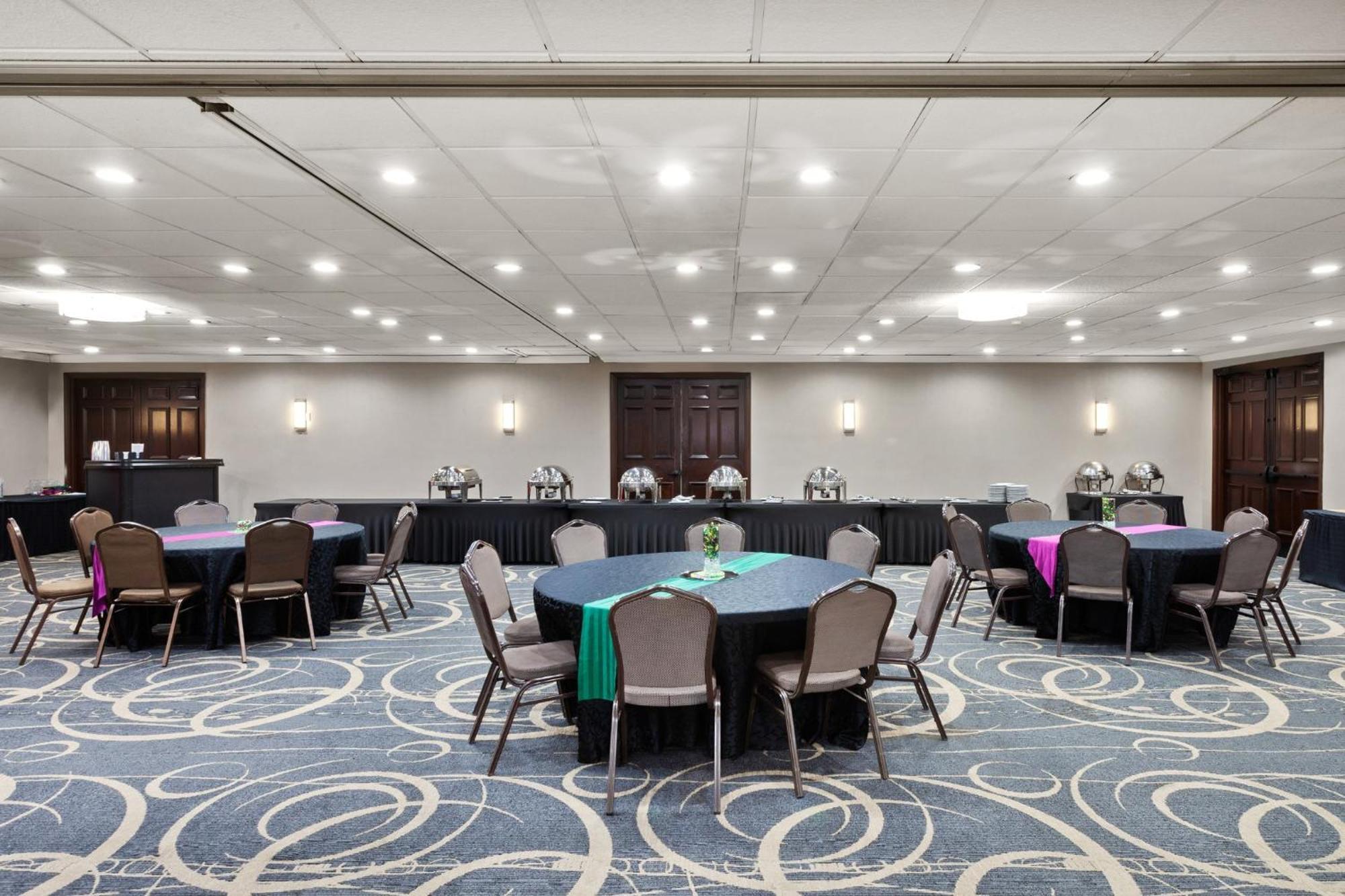 Holiday Inn Chicago/Oak Brook By Ihg Oakbrook Terrace Eksteriør billede